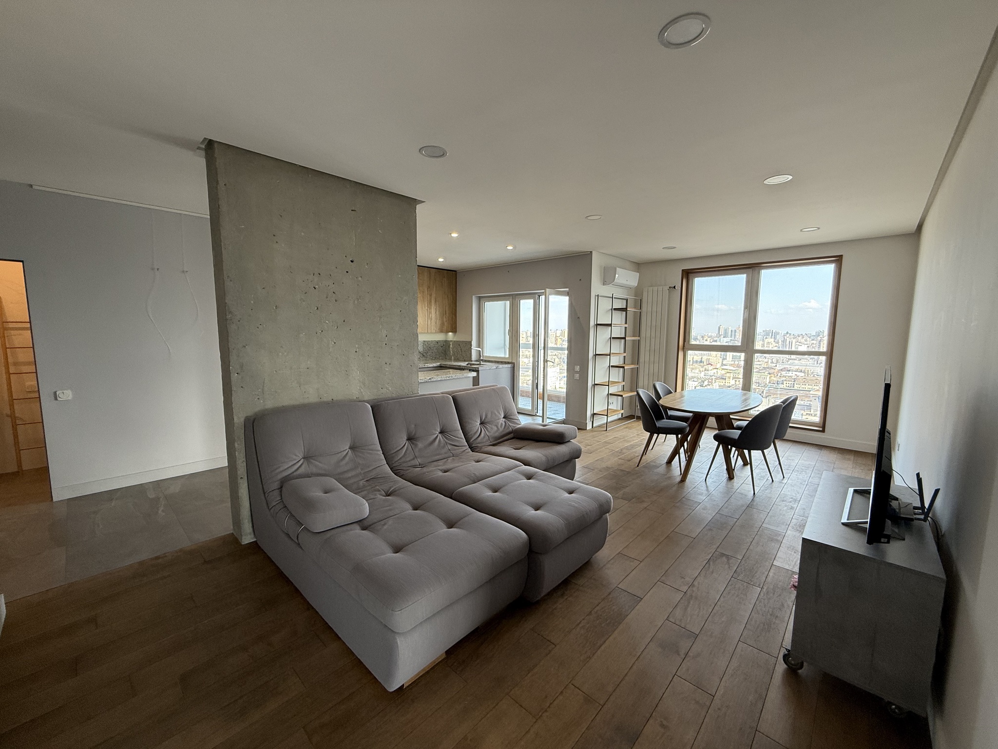 Аренда 3-комнатной квартиры 90 м², Богдановская ул., 7Б