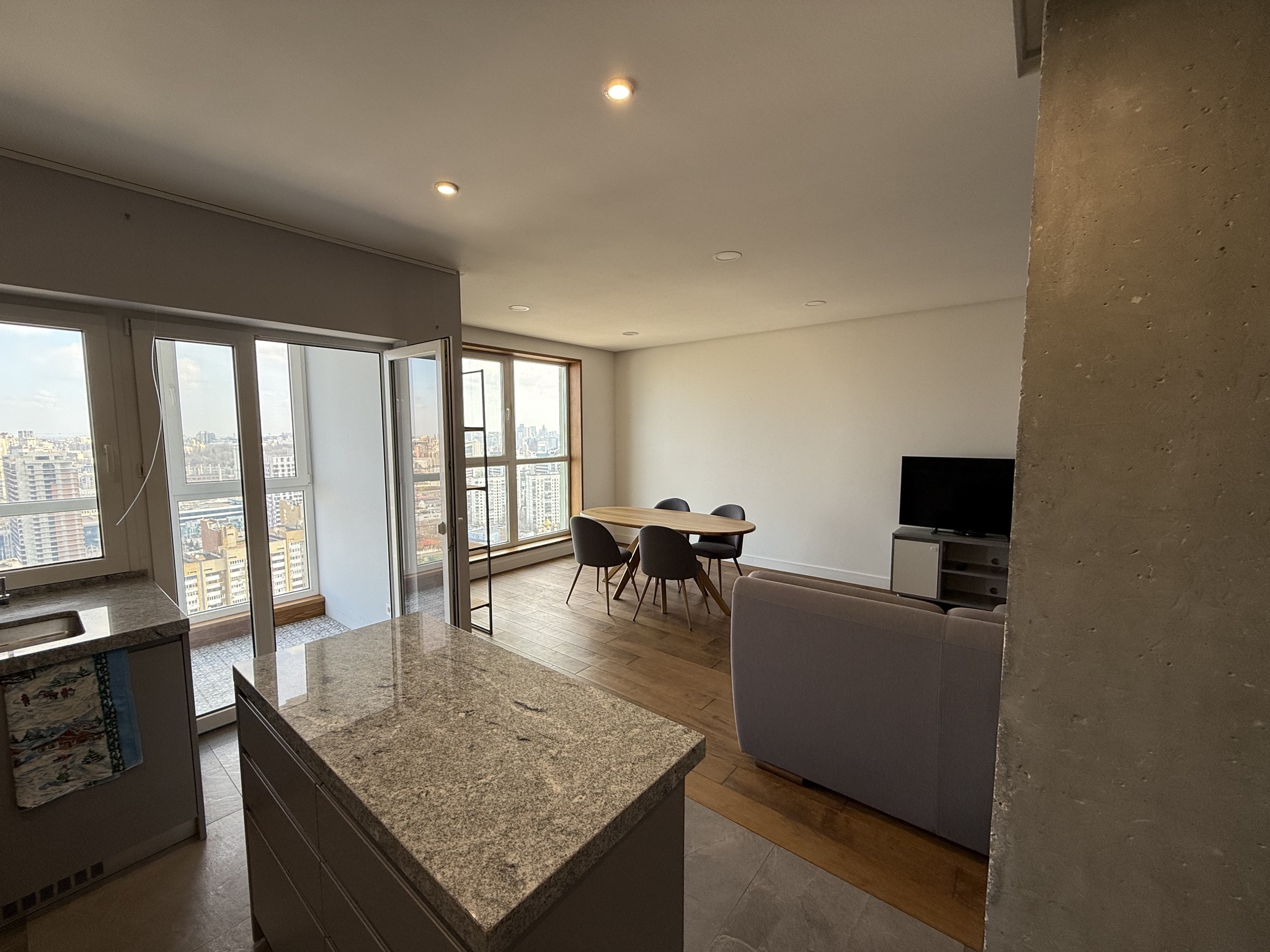 Аренда 3-комнатной квартиры 90 м², Богдановская ул., 7Б