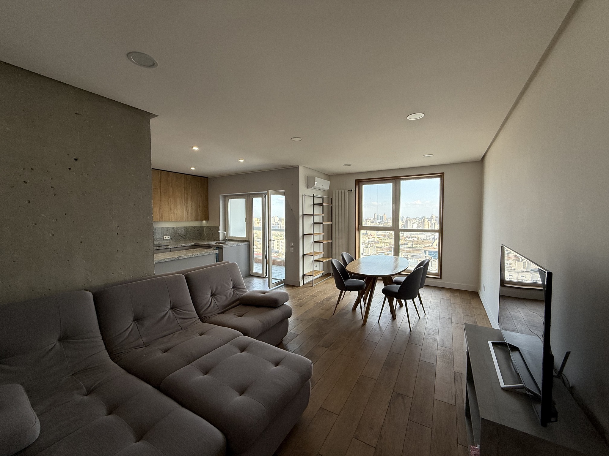 Аренда 3-комнатной квартиры 90 м², Богдановская ул., 7Б