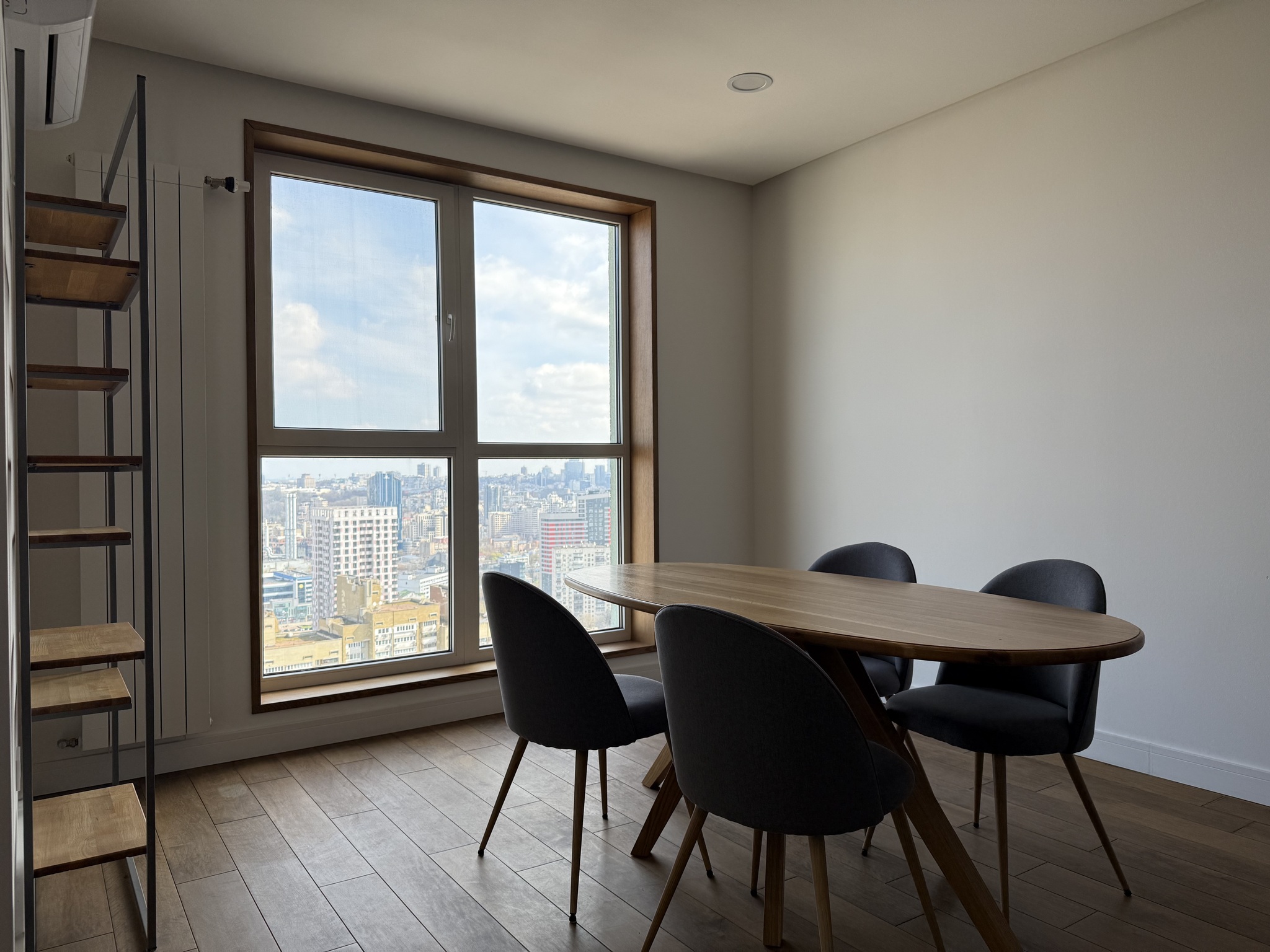 Аренда 3-комнатной квартиры 90 м², Богдановская ул., 7Б