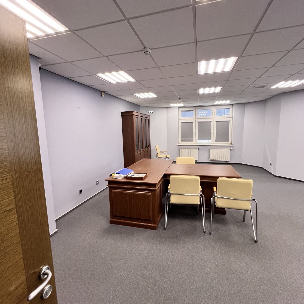 Оренда офісу 300 м², Маршала Тимошенка вул., 21