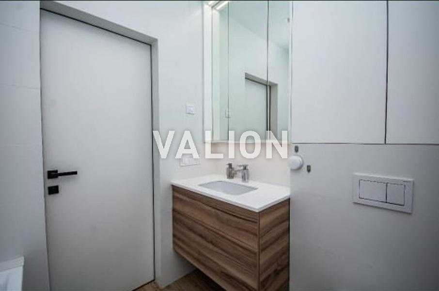 Продаж 3-кімнатної квартири 105 м², Правди просп., 43А