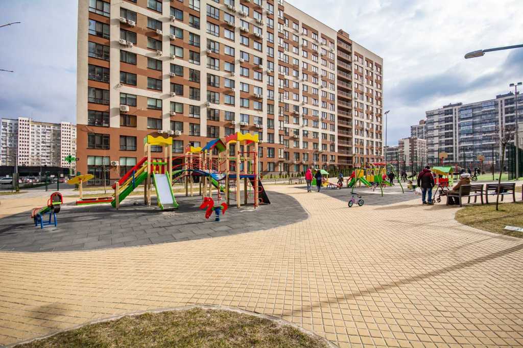 Продаж 3-кімнатної квартири 105 м², Правди просп., 43А