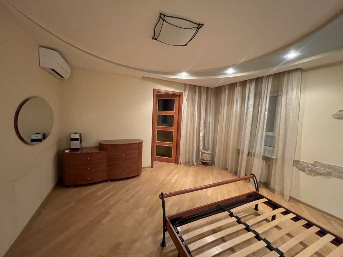 Продажа 3-комнатной квартиры 127 м², Героев Сталинграда просп., 12Д