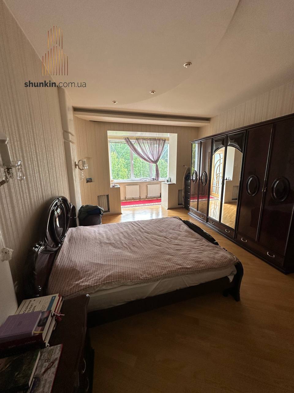 Продаж 5-кімнатної квартири 190 м²