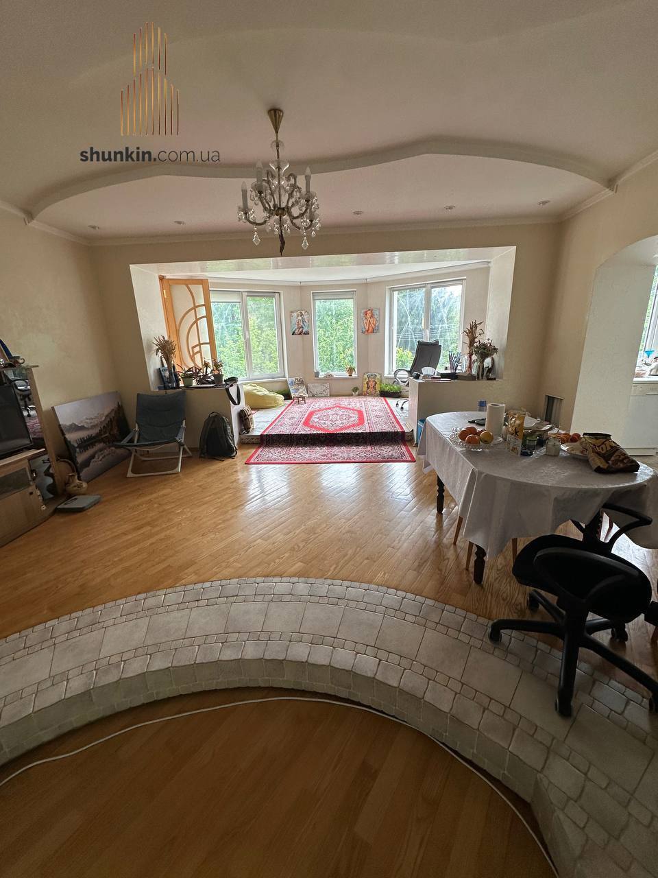 Продаж 5-кімнатної квартири 190 м²
