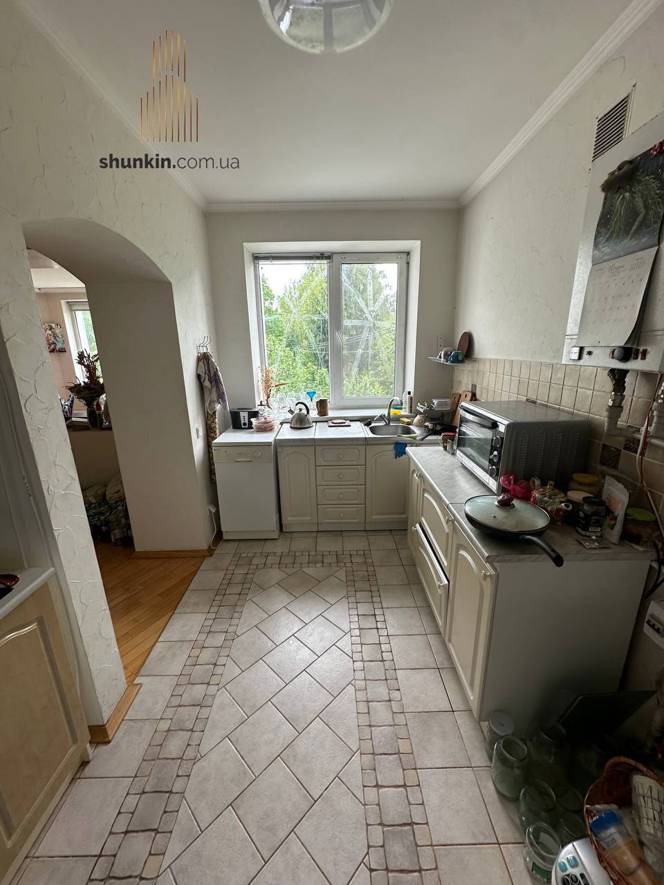 Продаж 5-кімнатної квартири 190 м²