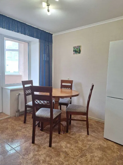 Продажа 2-комнатной квартиры 56.7 м², Данила Галицкого ул.