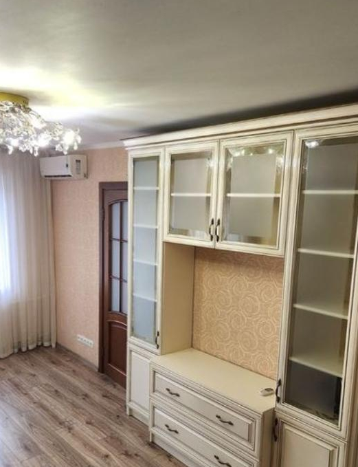 Продаж 2-кімнатної квартири 46 м², Варненська вул.