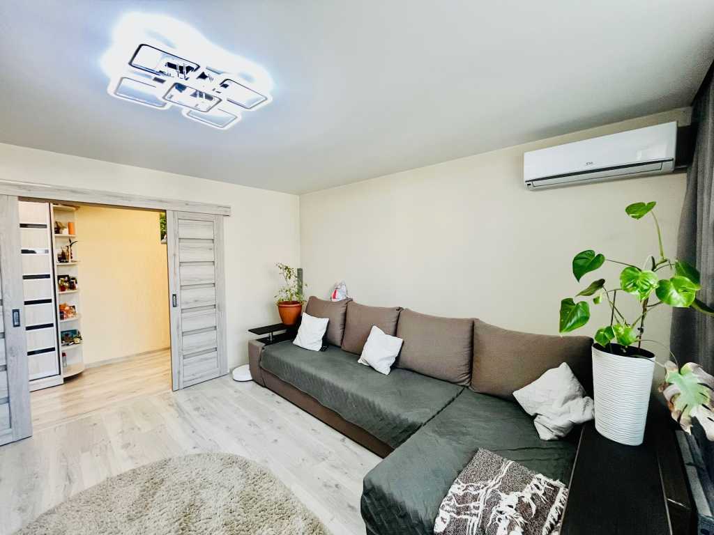 Продажа 3-комнатной квартиры 68.8 м², Російська, 47