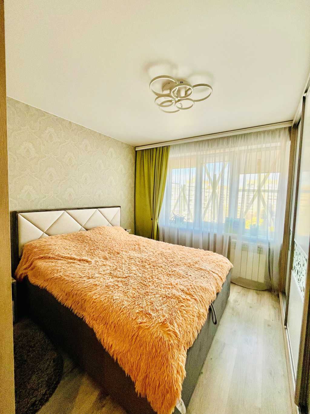 Продажа 3-комнатной квартиры 68.8 м², Російська, 47