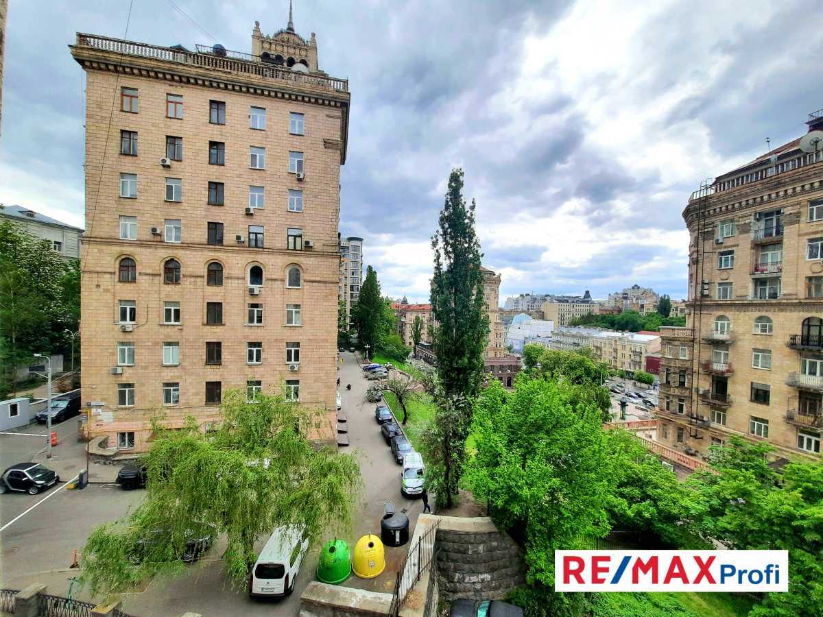 Продаж 2-кімнатної квартири 67 м², Лютеранська вул., 8