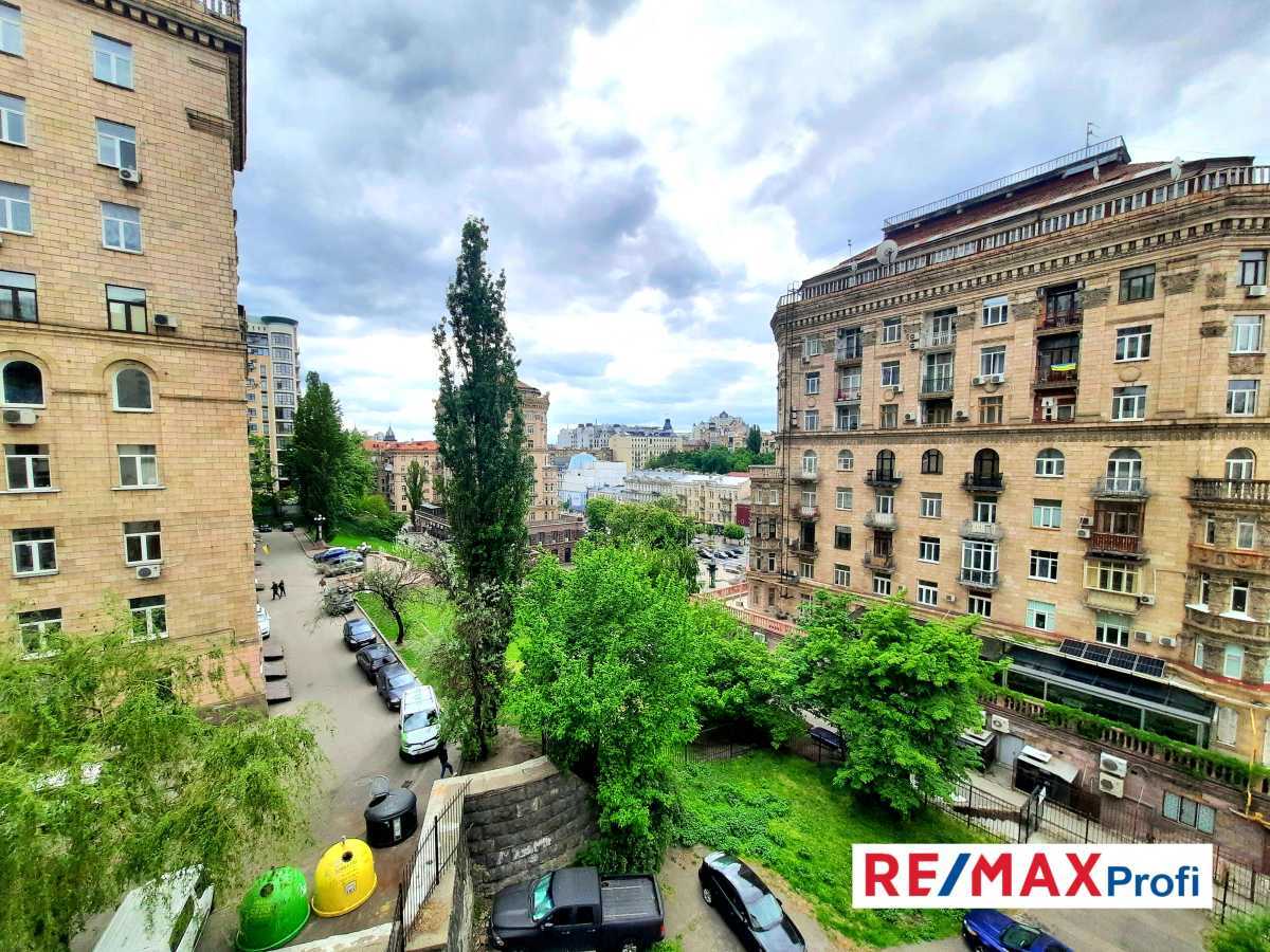Продаж 2-кімнатної квартири 67 м², Лютеранська вул., 8