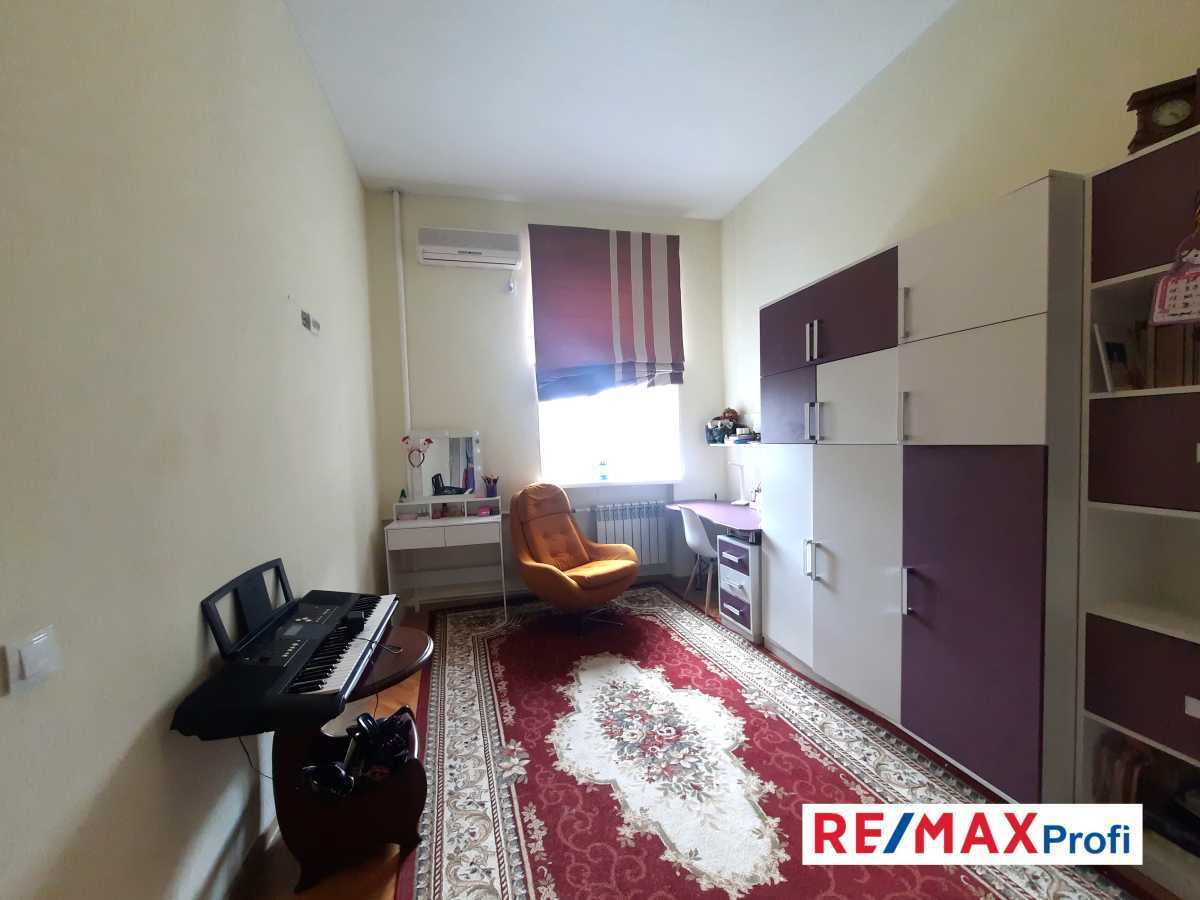 Продаж 2-кімнатної квартири 67 м², Лютеранська вул., 8
