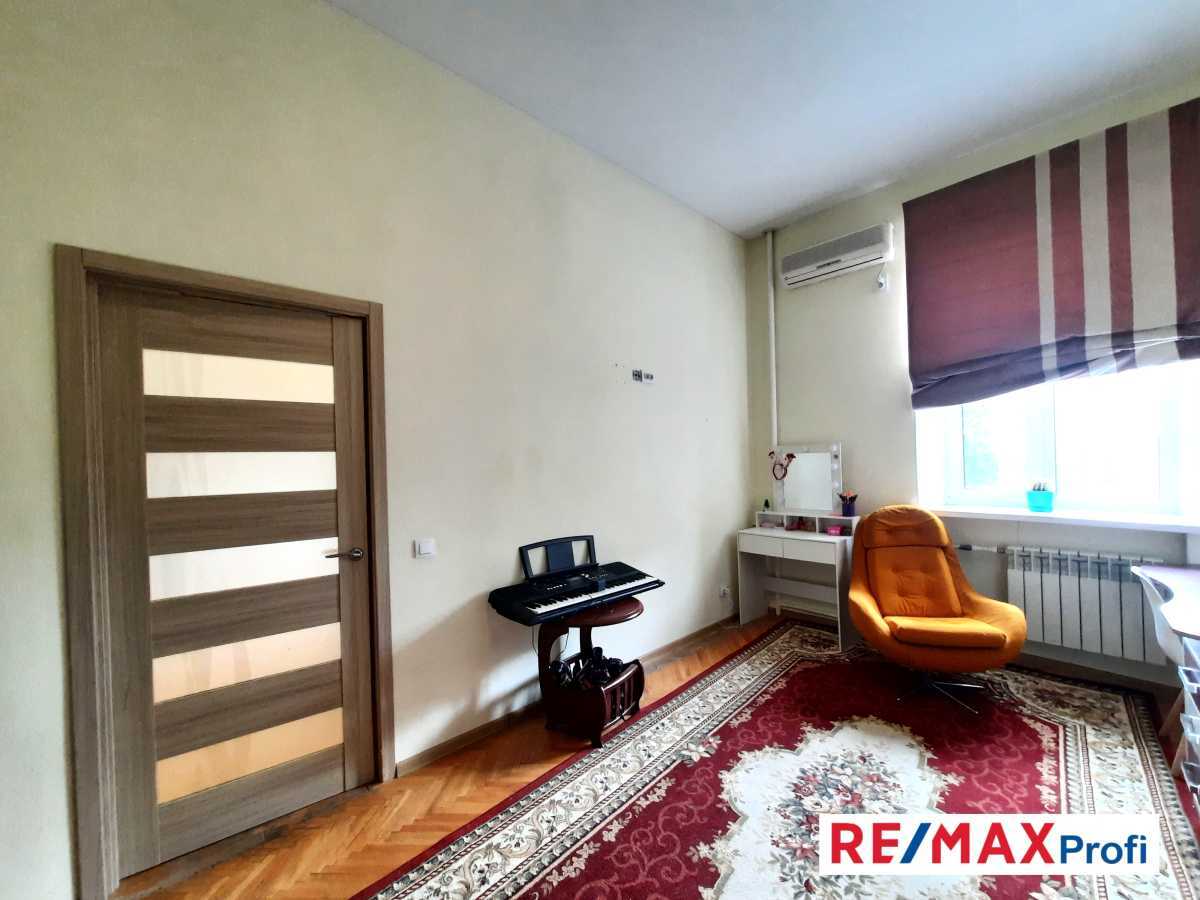 Продаж 2-кімнатної квартири 67 м², Лютеранська вул., 8