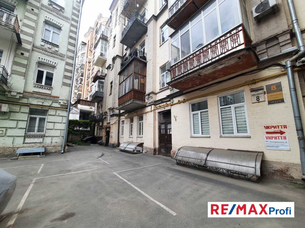 Продаж 2-кімнатної квартири 67 м², Лютеранська вул., 8