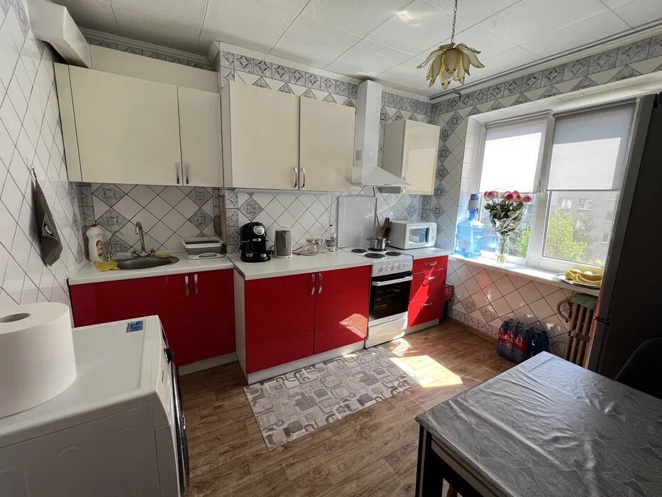 Продажа 2-комнатной квартиры 50 м², Александра Поля просп.
