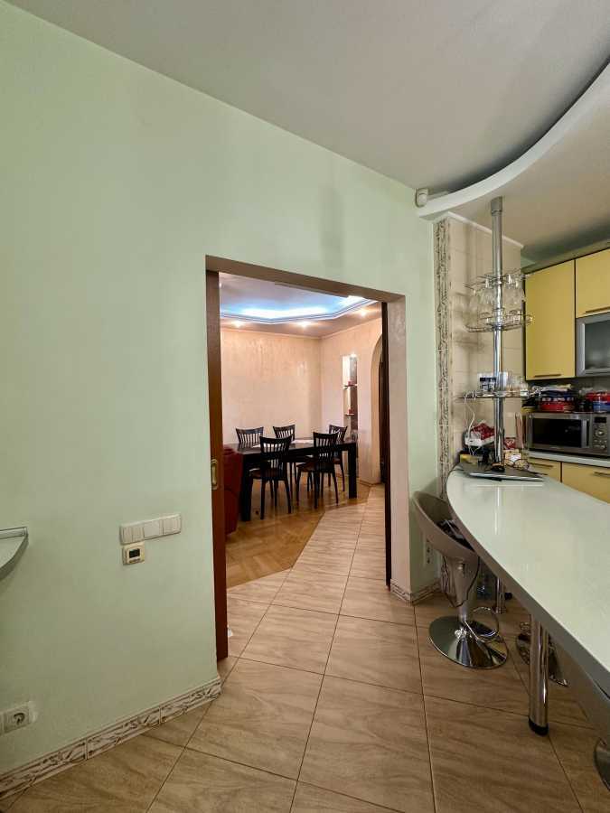Продажа 4-комнатной квартиры 118 м², Победы просп., 125
