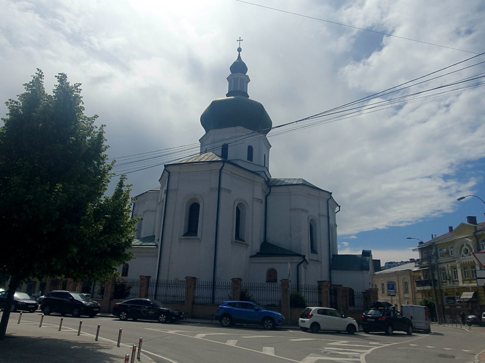 Оренда 3-кімнатної квартири 200 м², Костянтинівська вул.