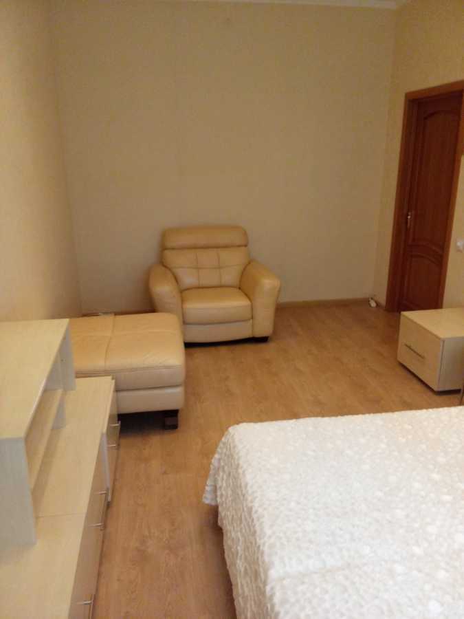 Оренда 2-кімнатної квартири 53 м², Єреванська вул., 5