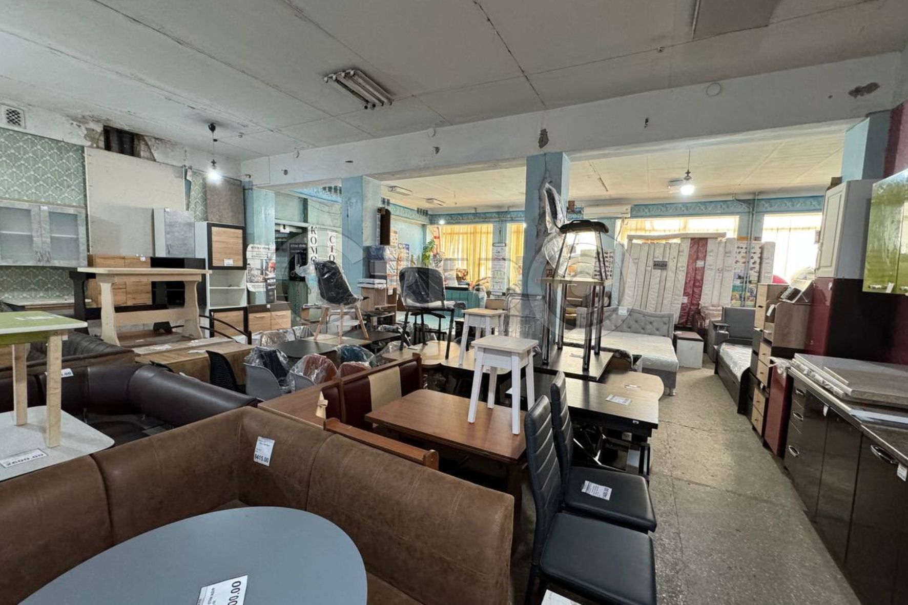 Продаж магазину 350 м², Павла Глазового вул.