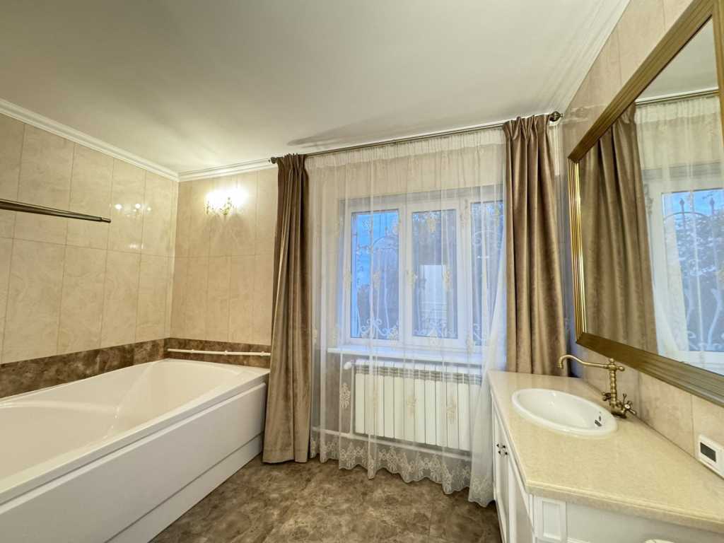 Продажа коттеджа 220 м², Евгения Гребинки ул.