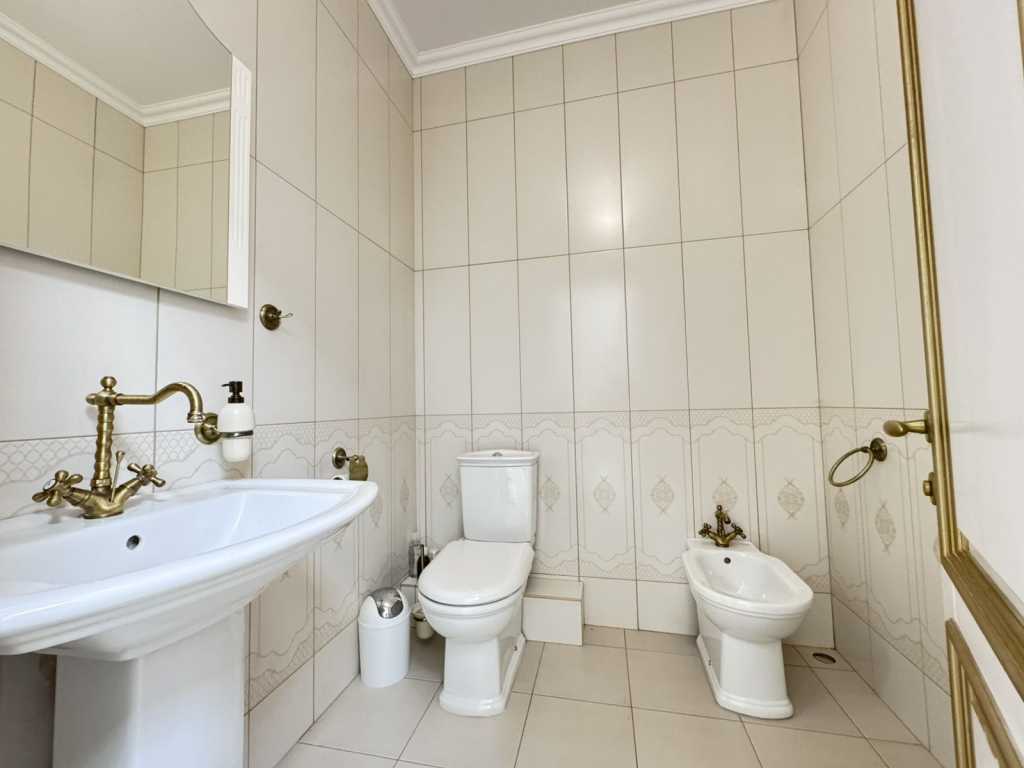 Продажа коттеджа 220 м², Евгения Гребинки ул.