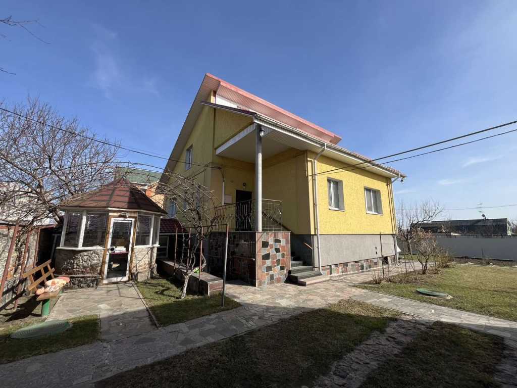 Продажа коттеджа 90 м², Левка Ревуцкого ул.