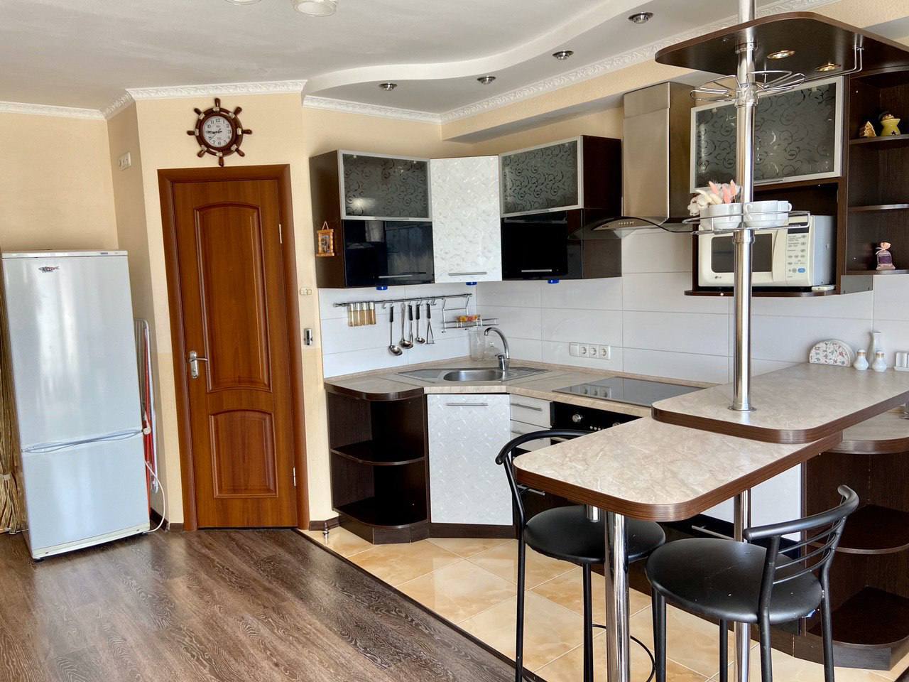 Оренда 2-кімнатної квартири 65 м², Олександра Поля просп.