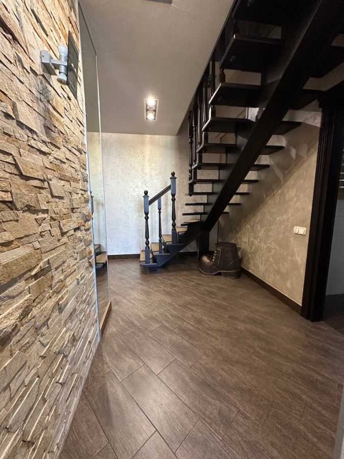 Продаж 5-кімнатної квартири 213 м², Срібнокільська вул., 1
