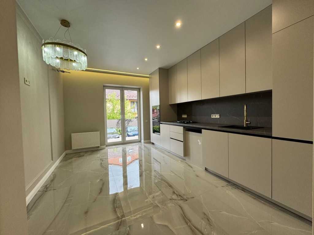 Продажа 2-комнатной квартиры 73 м², Лысенко ул., 10