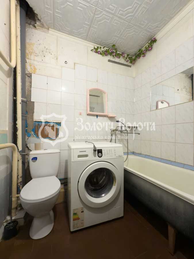 Продаж 1-кімнатної квартири 36 м², Симиренка вул., 18А
