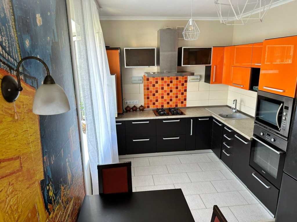 Продажа 3-комнатной квартиры 130 м², Леси Украинки ул.