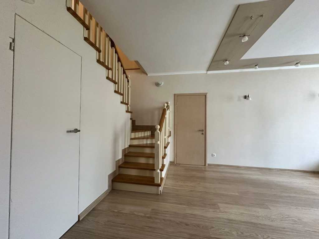 Продажа 3-комнатной квартиры 130 м², Леси Украинки ул.