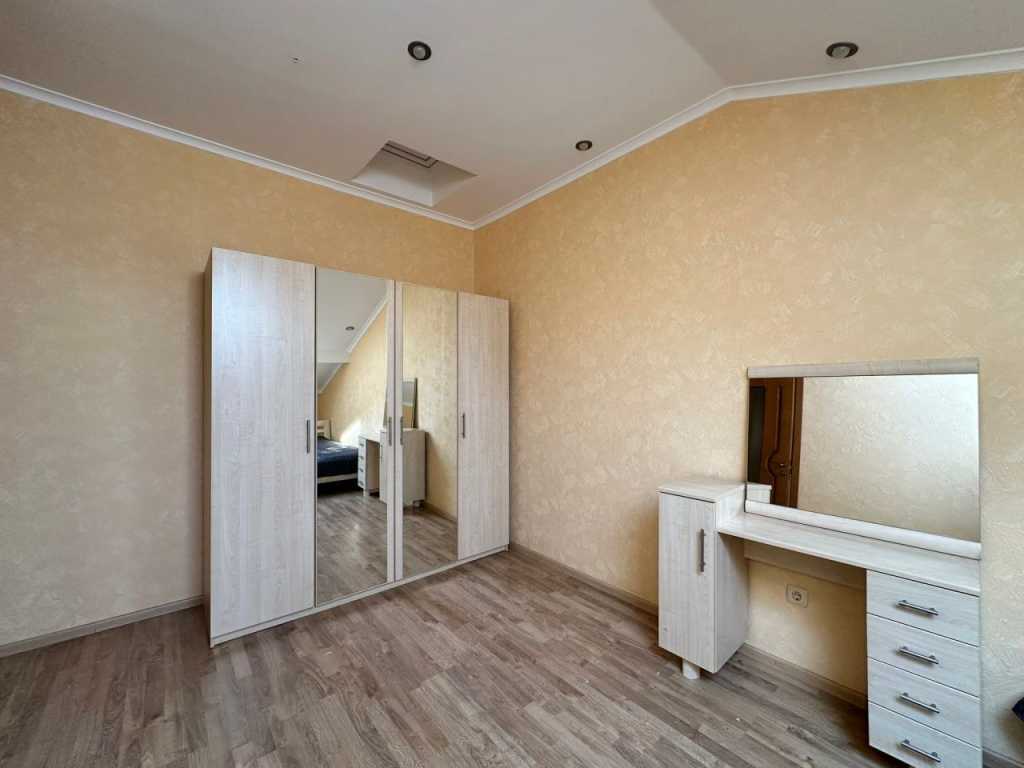 Продажа 3-комнатной квартиры 130 м², Леси Украинки ул.