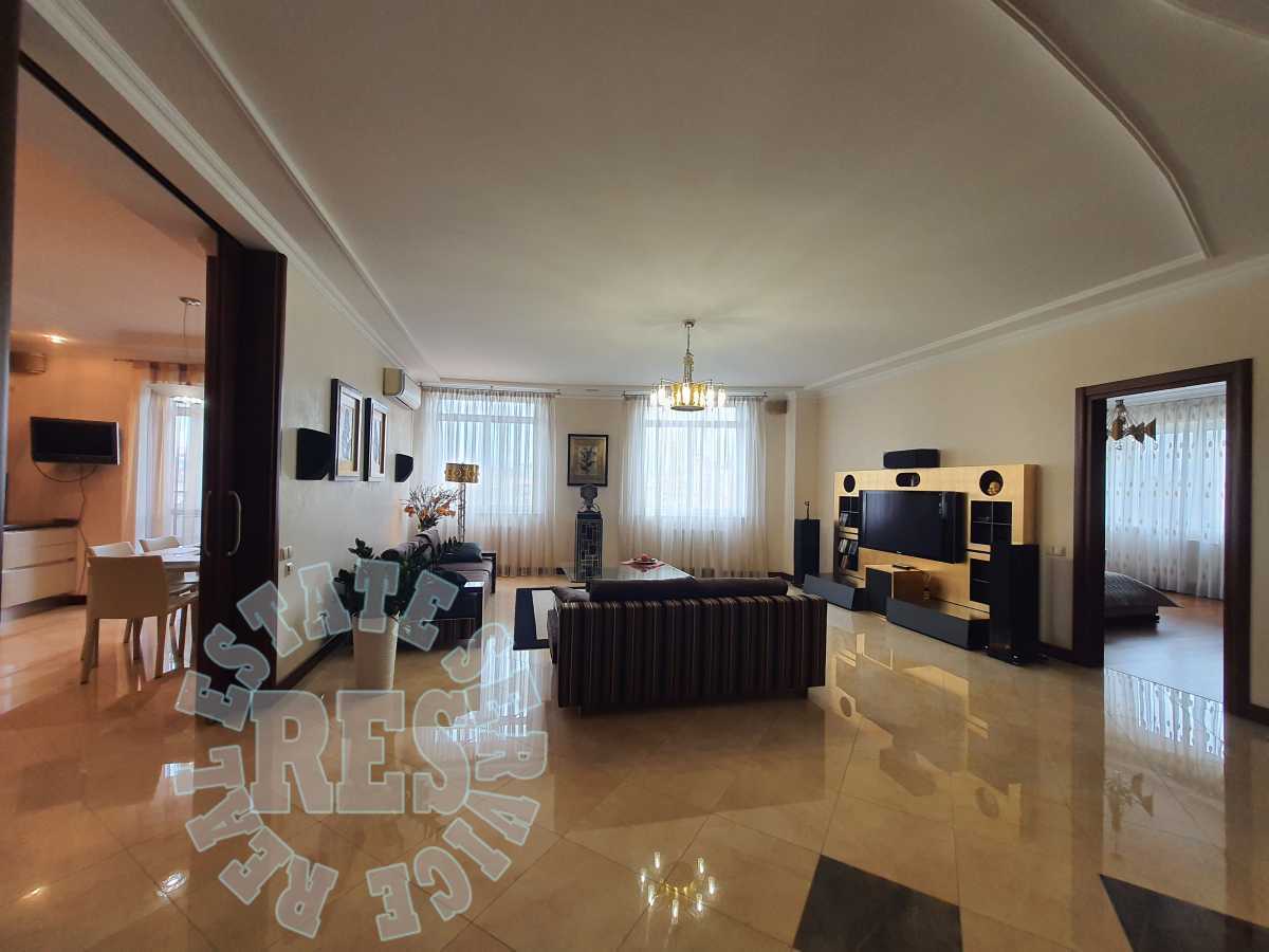 Аренда 3-комнатной квартиры 150 м², Уликовая ул., Тургенєвська, 28а-30а