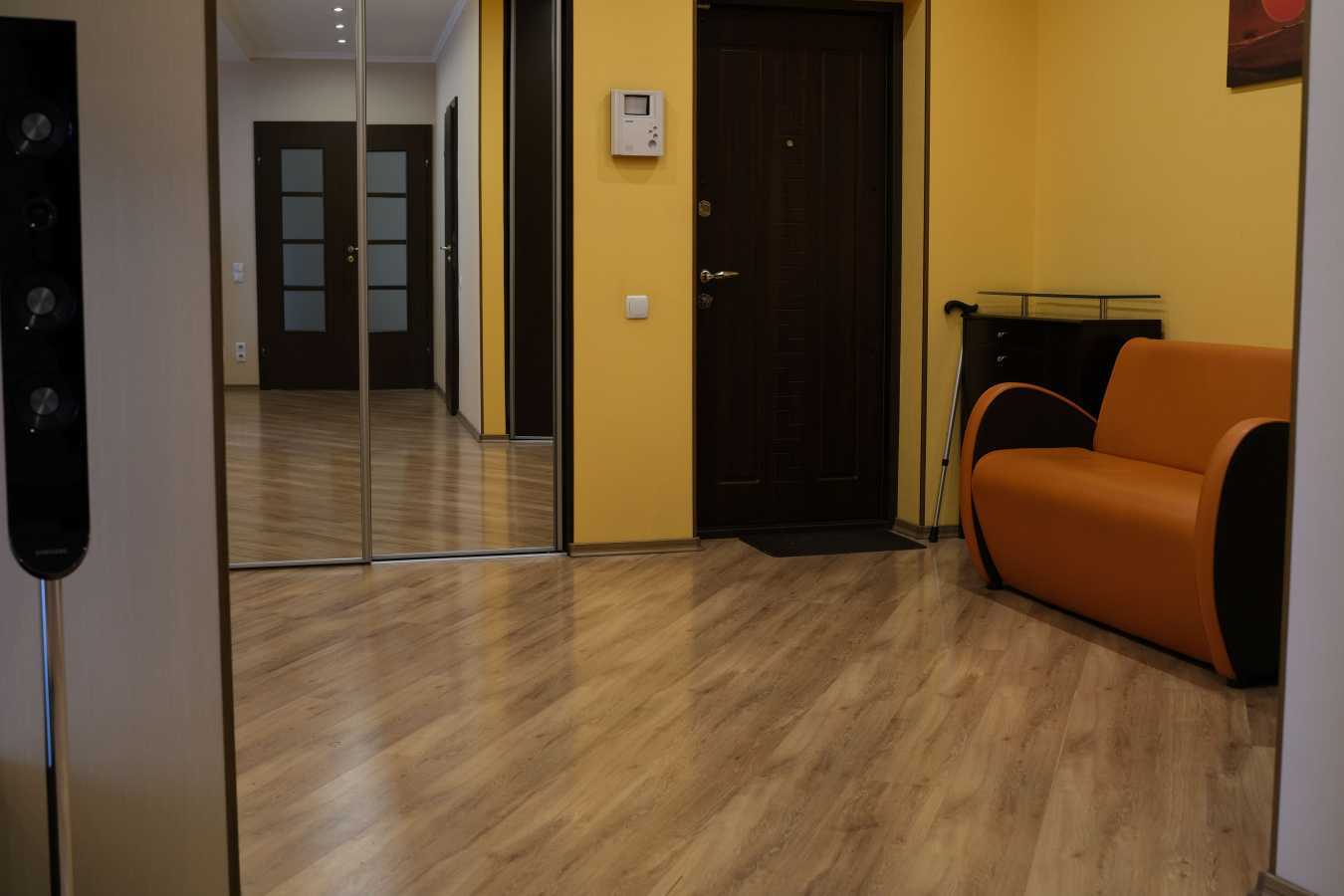 Оренда 3-кімнатної квартири 116.7 м², Урлівська вул., 11/44