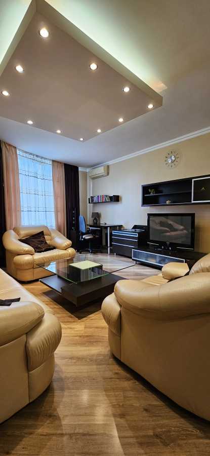Оренда 3-кімнатної квартири 116.7 м², Урлівська вул., 11/44