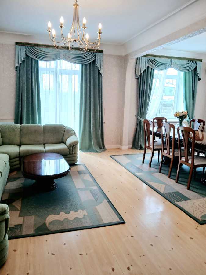 Продаж 5-кімнатної квартири 126 м², Вокзальна вул., 6