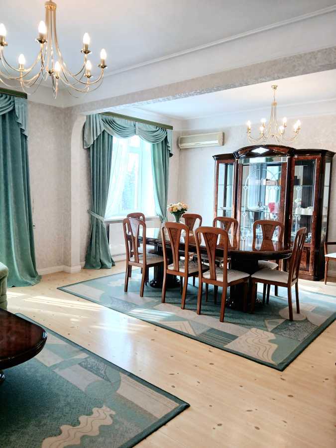 Продаж 5-кімнатної квартири 126 м², Вокзальна вул., 6