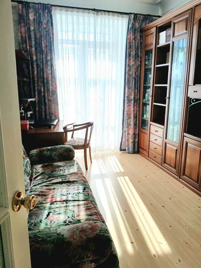 Продаж 5-кімнатної квартири 126 м², Вокзальна вул., 6