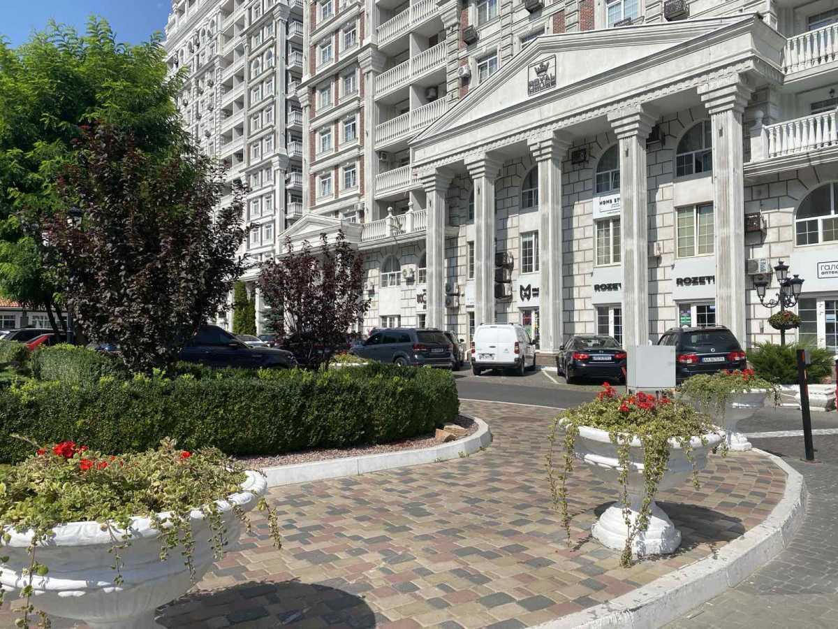 Продажа другого торгового помещения 100 м², Михаила Максимовича ул., 28г