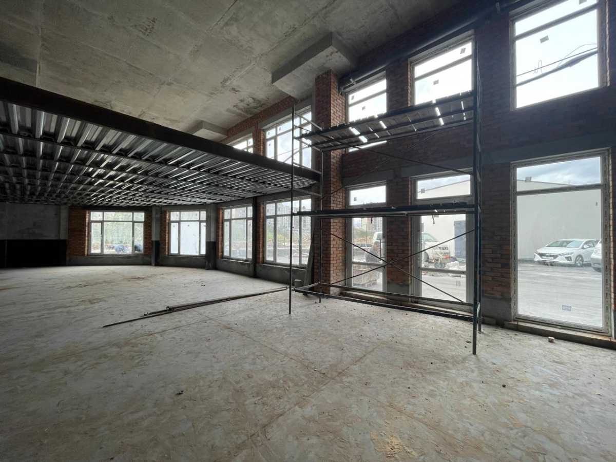 Аренда другого торгового помещения 590 м², Михаила Максимовича ул., 26