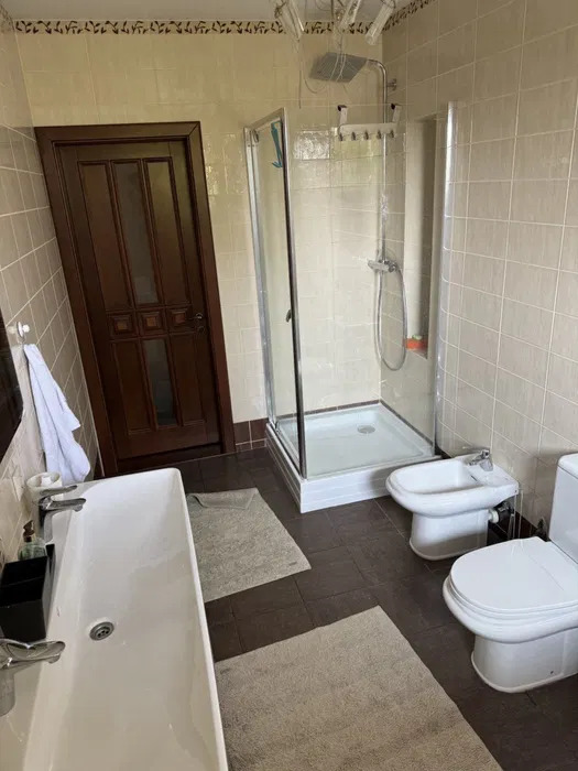Оренда будинку 280 м²