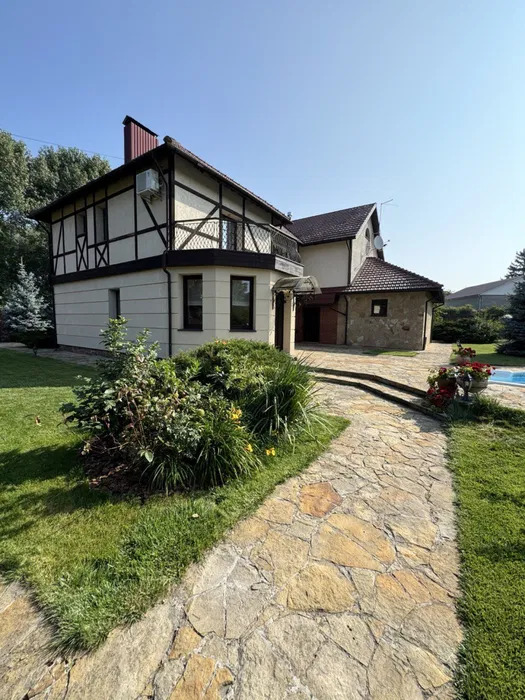Оренда будинку 280 м²