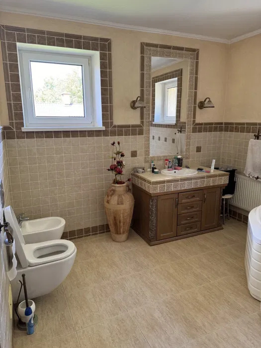 Оренда будинку 280 м²