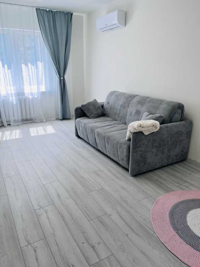 Аренда 1-комнатной квартиры 42 м², Михаила Котельникова ул., Драгоманова, 1к