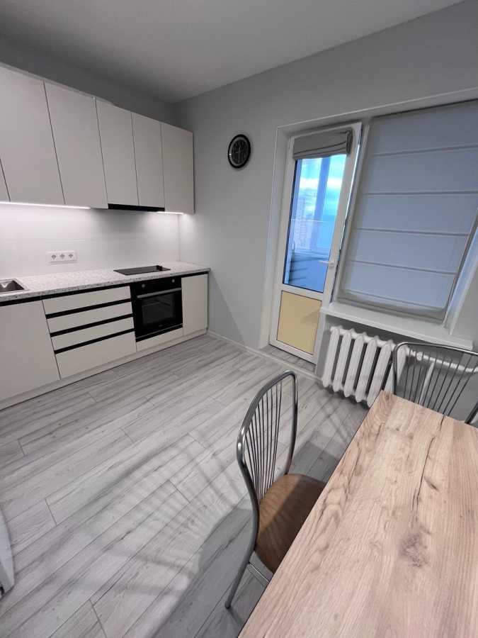 Аренда 1-комнатной квартиры 42 м², Михаила Котельникова ул., Драгоманова, 1к
