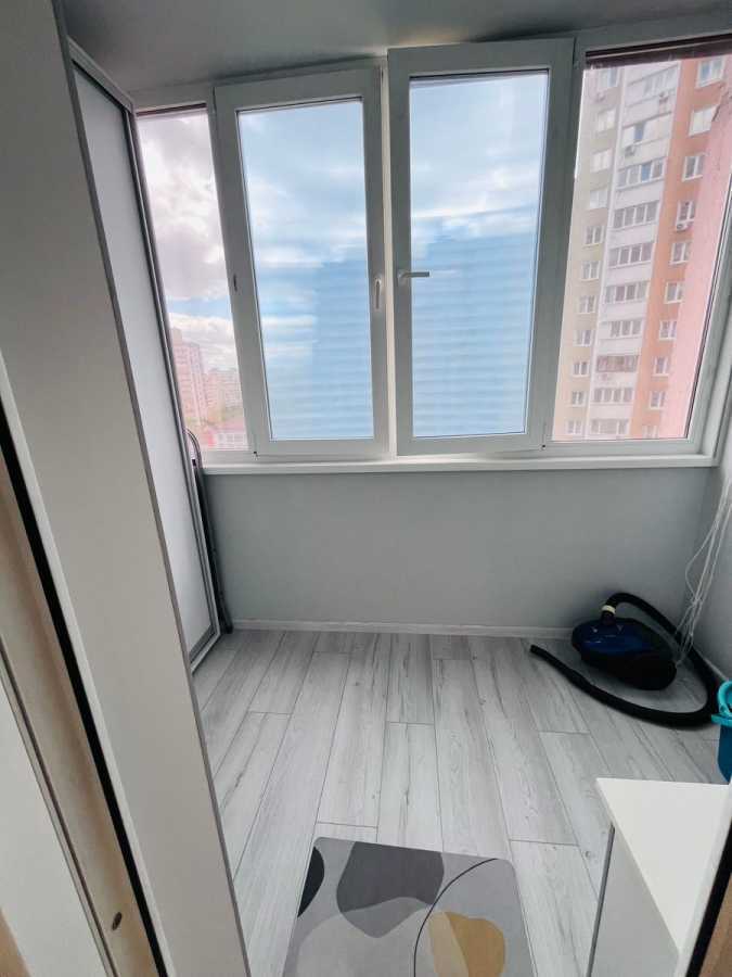 Аренда 1-комнатной квартиры 42 м², Михаила Котельникова ул., Драгоманова, 1к