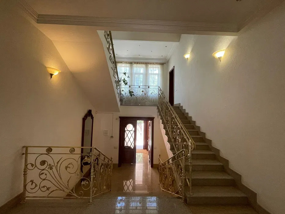 Оренда будинку 660 м², Отто Шмідта вул.